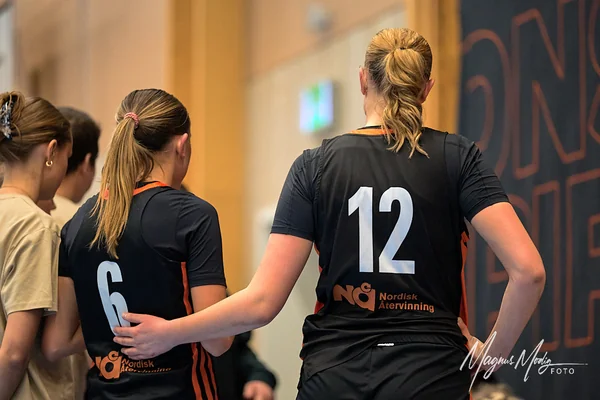 Elina Olsson och Svea Wendelbo