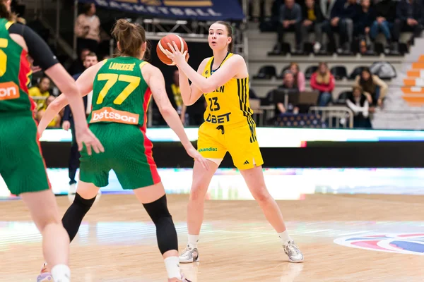 Cecilia Holmberg, Forward