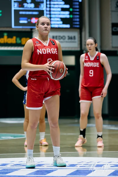 Oda Marie Tveiten (6)