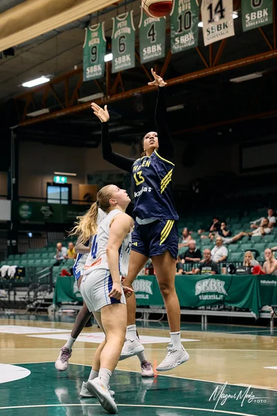 Gillian Darbo Pereira (13)