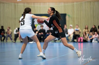 Madde Broth och Elvira Poblete